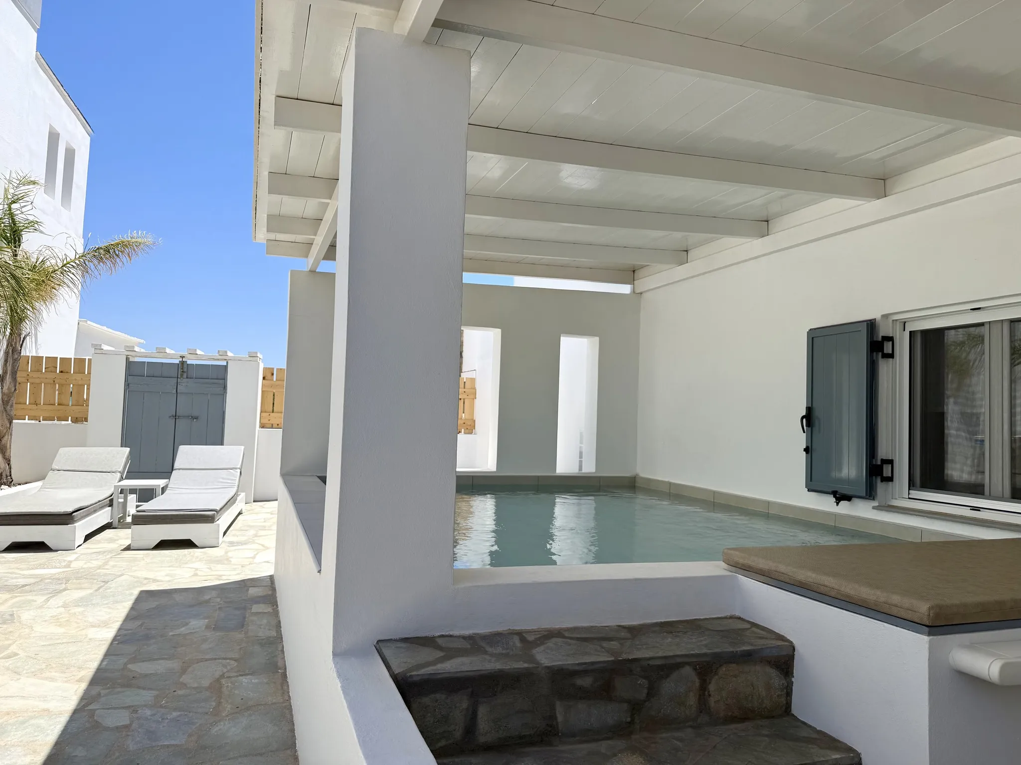 Deluxe Garden Suite with Private Pool — 1/6