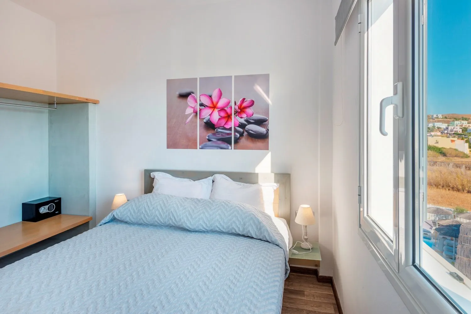 Deluxe Two-Room Sea View Suite — 1/7