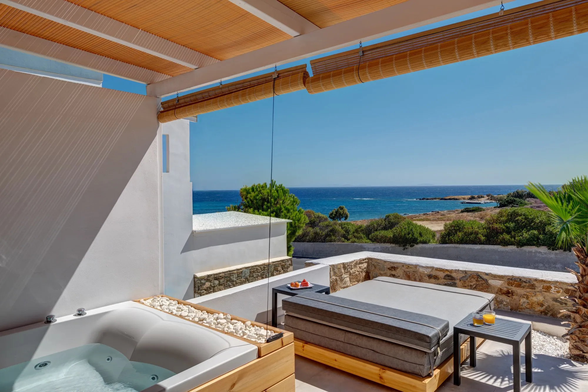 Superior Double Room Sea View with Jetted Tub — 1/24