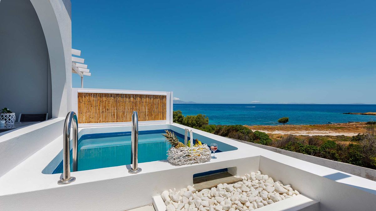 Aegean Paradiso Vacational Club exterior view in Syros, Greece